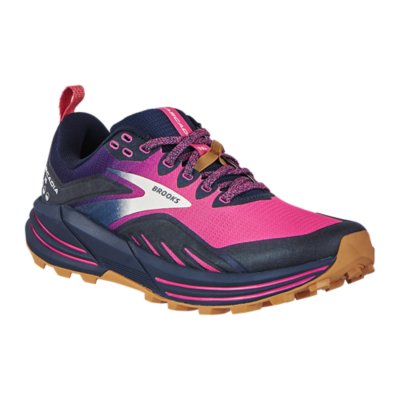 chaussures de trail femme cascadia 16