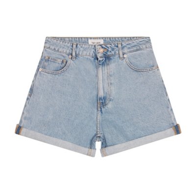 short femme mom roller used