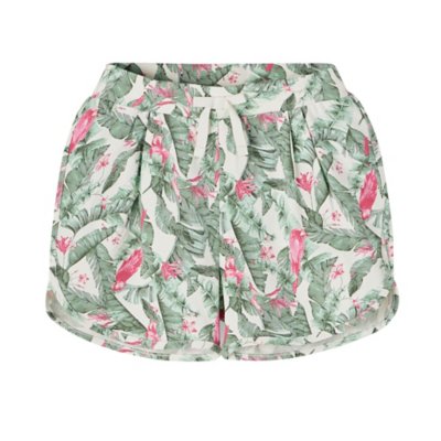 short fille nkfjasphine camp