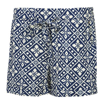 short femme randa fe