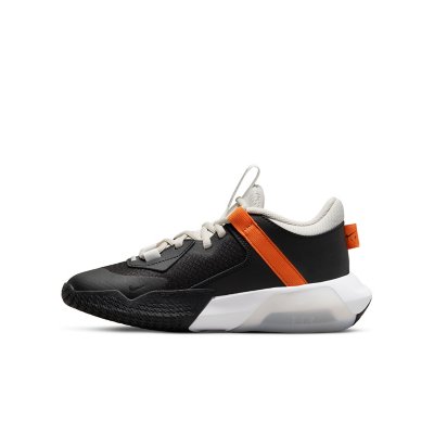 Intersport basket garcon online nike