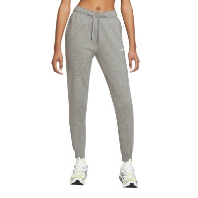 Intersport survetement nike femme sale