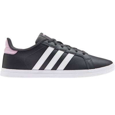 Monday - La paire de tennis femme #ADIDAS COURTPOINT est désormais  disponible en ligne à seulement 55.00€ 😍👟 Retrouver votre paire de  #ADIDAS dès maintenant #PRIXMETROPOLE dans nos points de vente